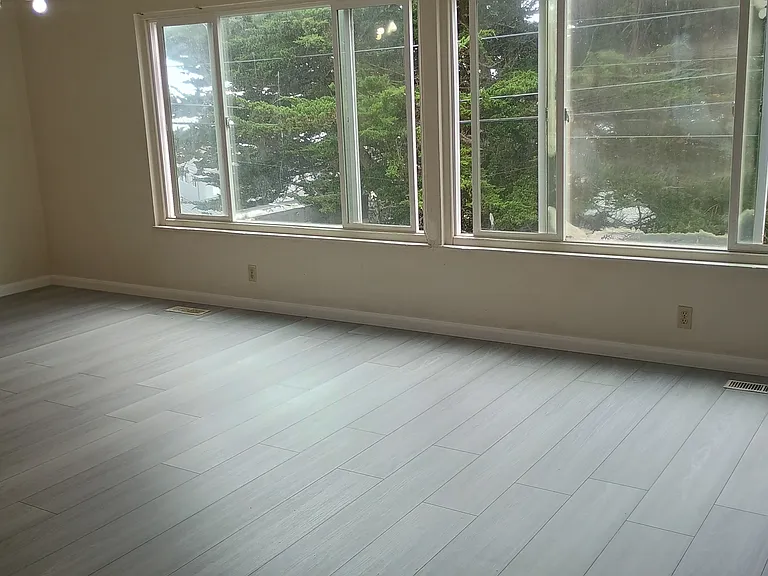 Longview Dr — Photo 1