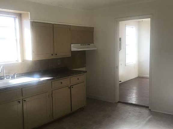 4th image of 4227 Wallace Ave