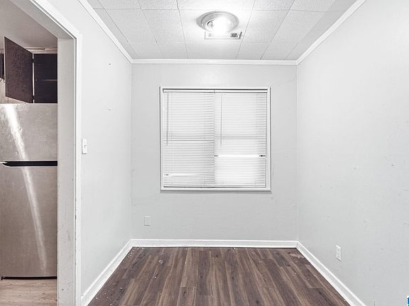 5th image of 1825 Collier Dr