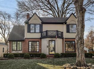 1227 W Gregory Blvd, Kansas City, MO 64114
