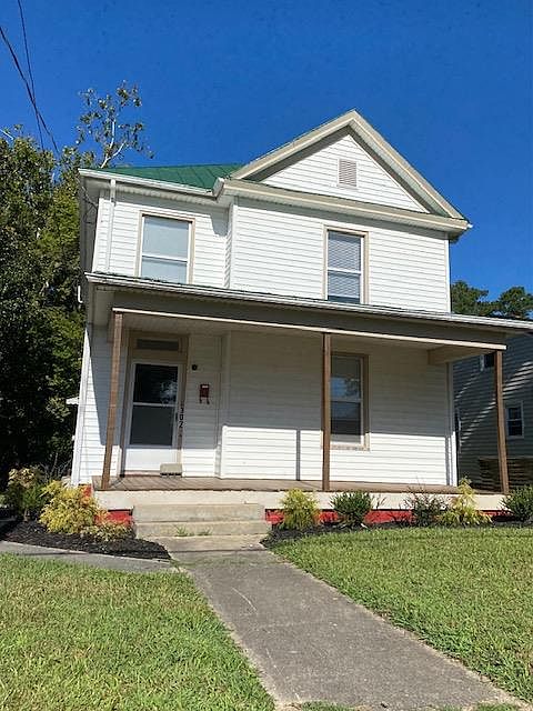 1st image of 302 Farmer St