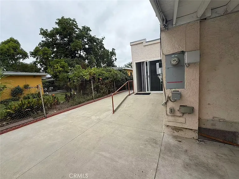 6137 Camellia Ave — Photo 17
