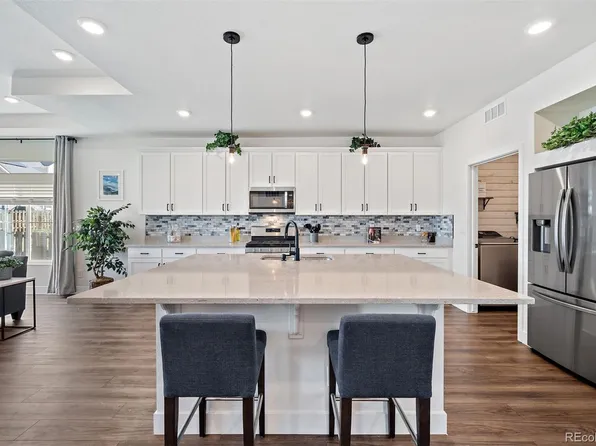 276 N Newcastle Way, Aurora, CO 80018