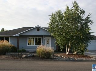 560 Elk Horn Loop, Sequim, WA 98382