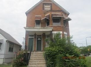 208 154th Pl, Calumet City, IL 60409