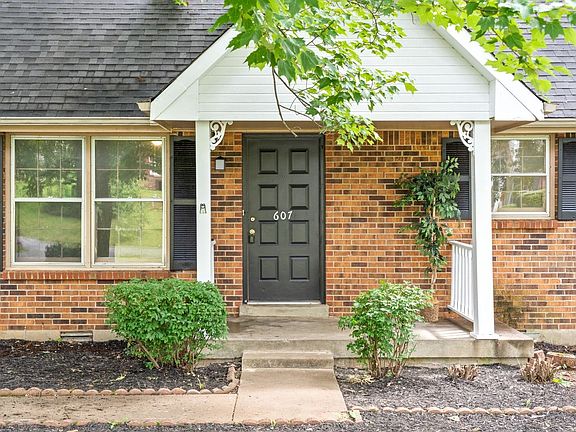 2nd image of 607 Bay Ln