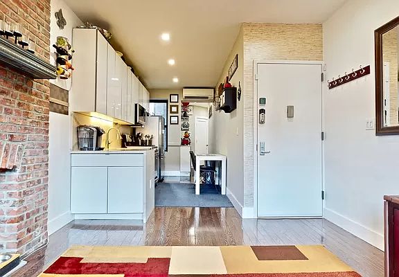 3rd image of 427 W 154th St APT 4