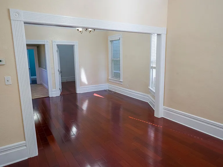 3231 Encinal Ave — Photo 3
