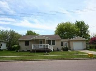 24 Minnesota Ave W, Minnesota Lake, MN 56068