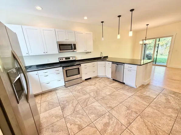 111 Grey Rock Rd, Shelburne, VT