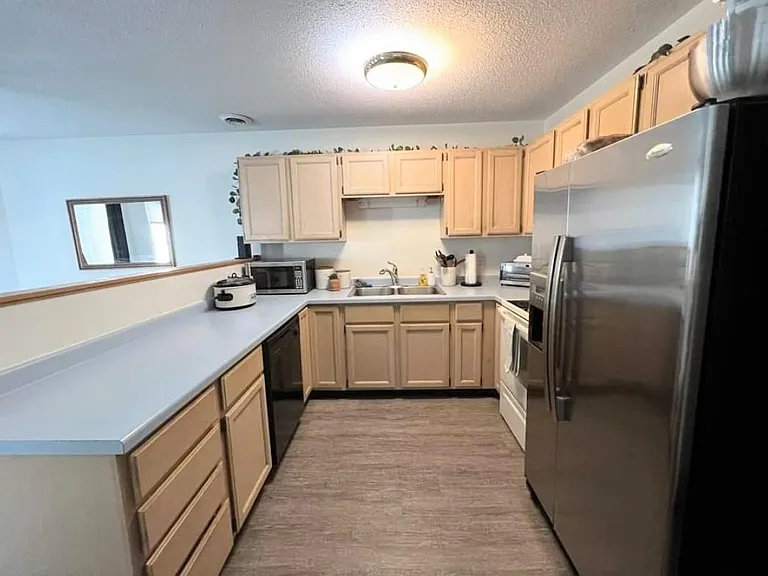 2425 Bostrom Ct #3 — Photo 6