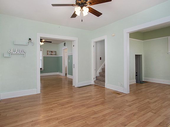 4th image of 923 Emerson Ave