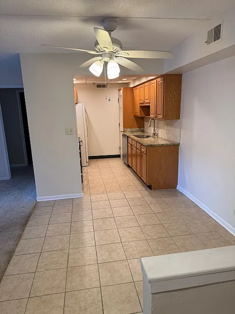 2 bed, 1200 sqft, $1,950 — Photo 3