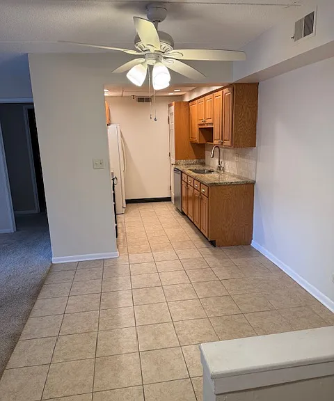 1450 Plymouth Ln #214 — Photo 3