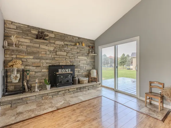 3093 Horseshoe Dr, Traverse City, MI 49684