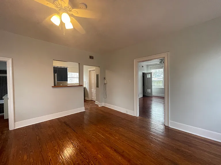 122 E Jones St #2 — Photo 8