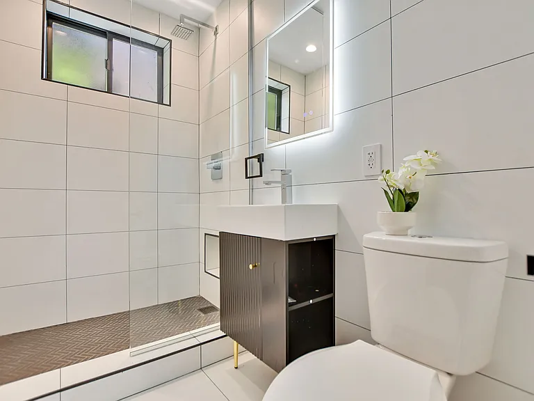 946 S Ridgeley Dr #101 — Photo 9