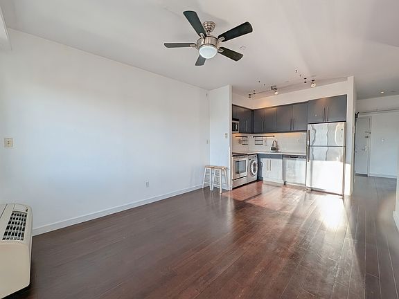 4th image of 38 Wilson Ave Penthouse B