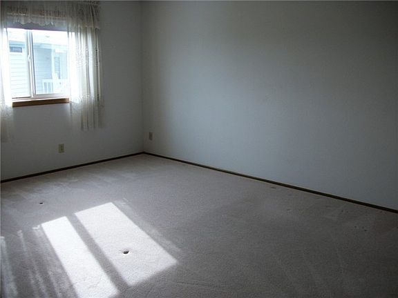 4th image of 2240 W Broadway Ave Unit 223