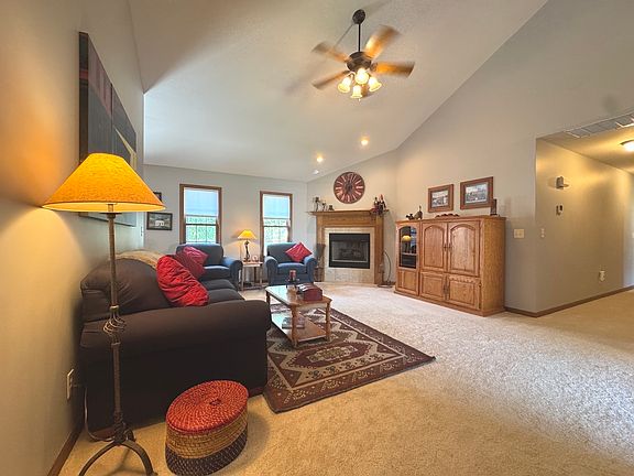 4th image of 250 Highpoint Cir S