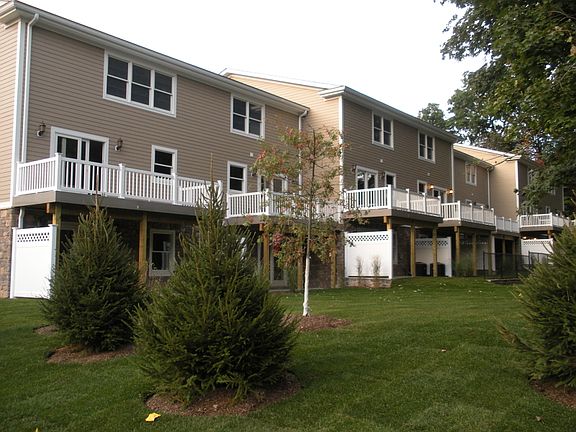 3rd image of 12 Airmount Ave