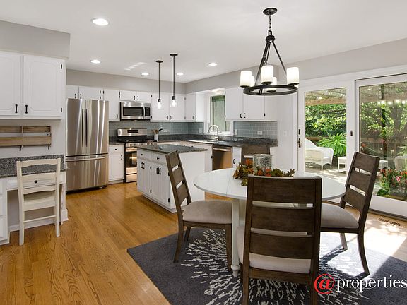 Kitchen / Breakfast Room