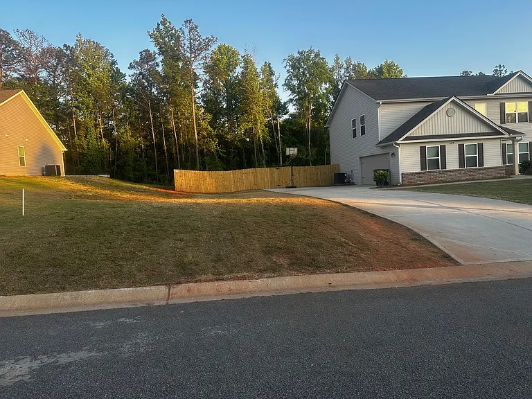 366 Riley Cir NW — Photo 2