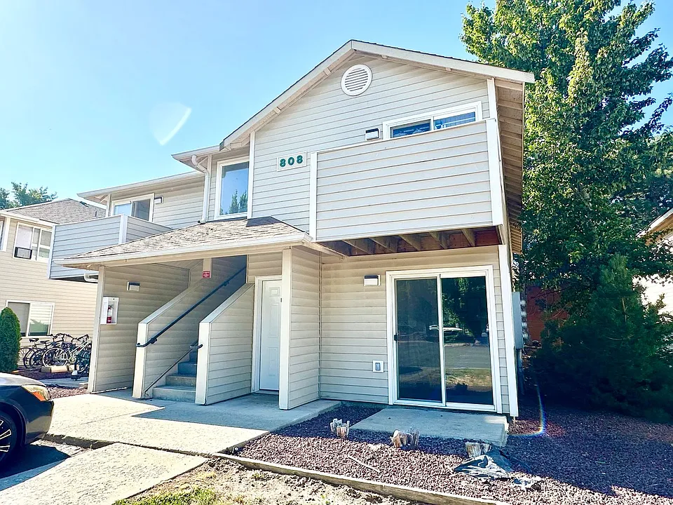 808 Juniper Ave