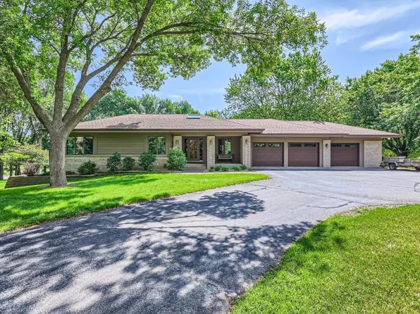 2715 White Oak Cir, Long Lake, MN 55356