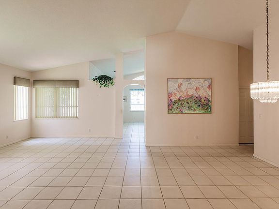 3rd image of 3019 Woodlands Dr