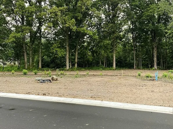 40 Capitol Dr, Marysville, MI 48040