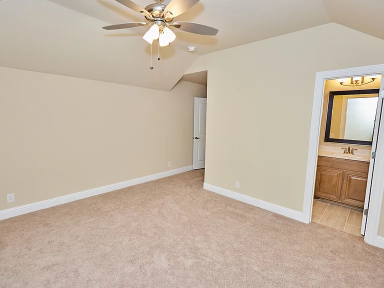 1460 Waterton Dr — Photo 15