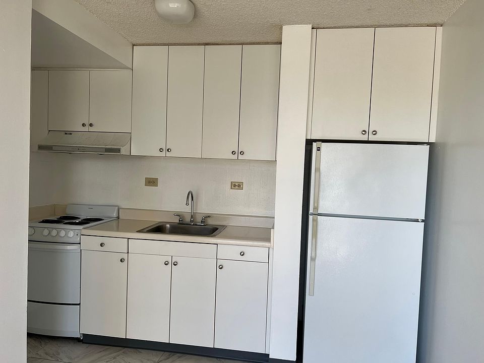 2nd image of 1637 Makiki St APT 402