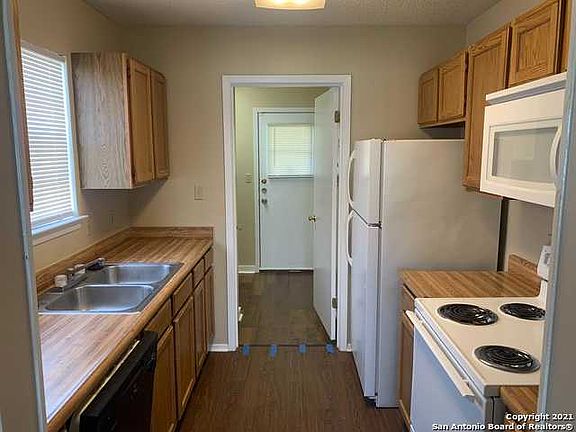 4th image of 4545 Hoeneke Dr #501