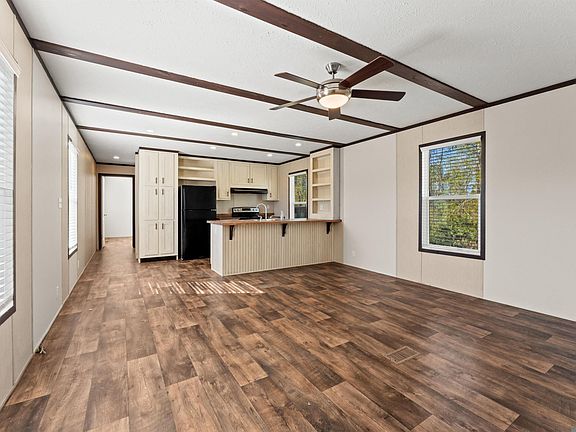 4th image of 12499 Hebert Rd