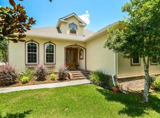 16 N Hill Dr W, Carriere, MS 39426