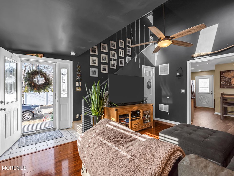 1st image of 932 Lynnwood Avenue