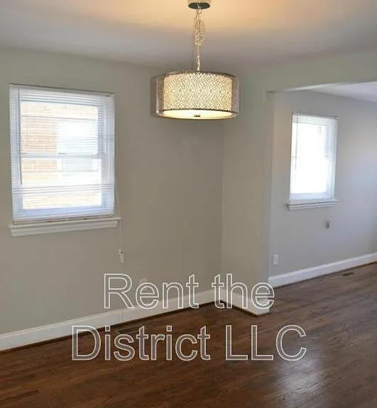 707 Kennedy St NE — Photo 5