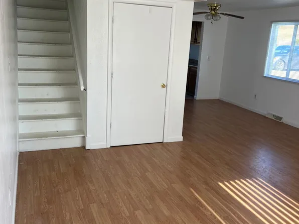 4878 Banbury Ct APT 22, Warrensville Heights, OH 44128