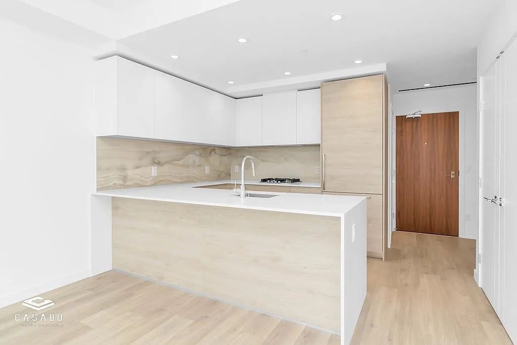 Building Photo - 660 Quayside Dr #3205