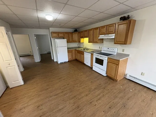 2 bed, 843 sqft, $1,800 — Photo 1