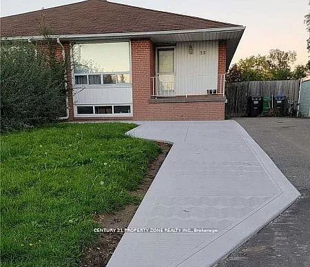 25 Albion Cres — Photo 1