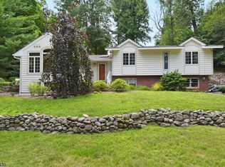 77 Fawn Hill Rd, Saddle River, NJ 07458