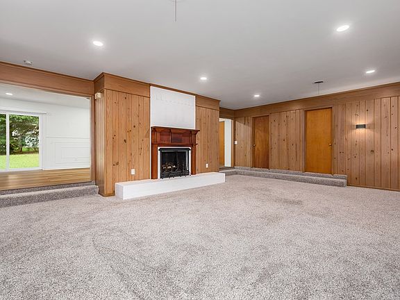 5th image of 1305 Robinwood Dr