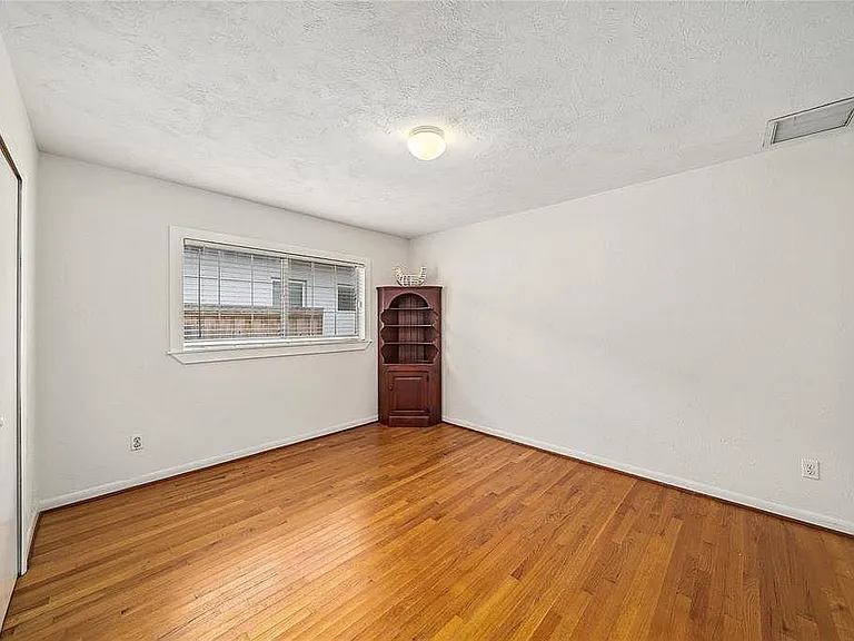 1416 N Forest Ave — Photo 15