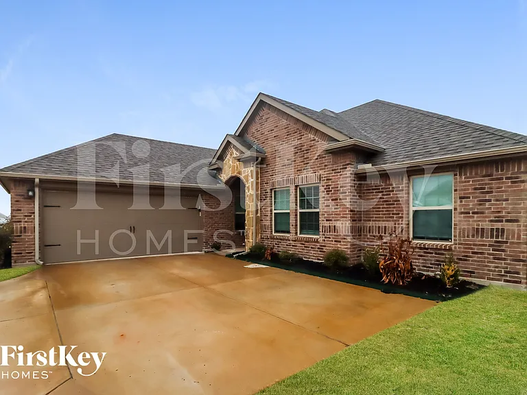 1539 Owen Way — Photo 1