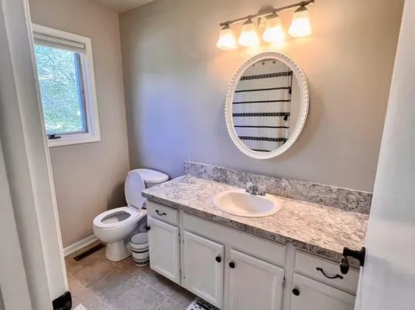 1225 Elmwood Rd #1, Lansing, MI 48917