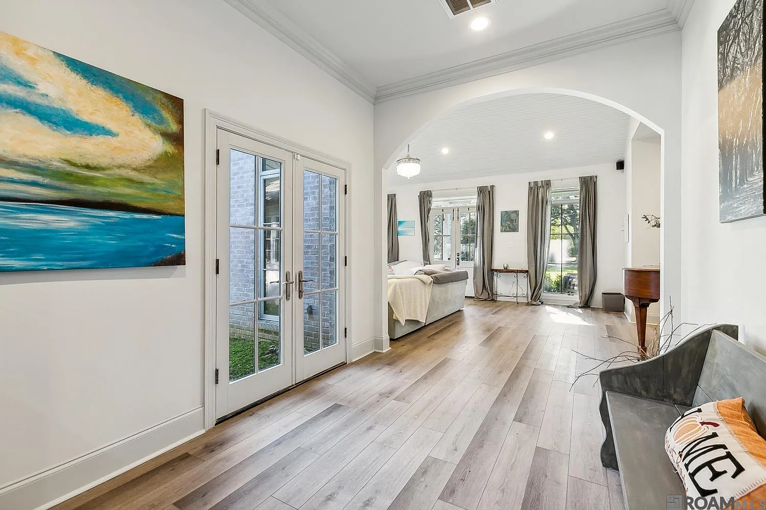 4 bed, 5995 sqft, $6,000 — Photo 2