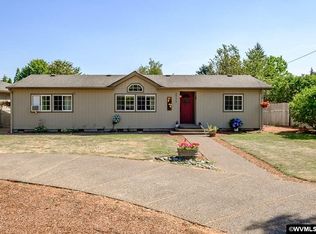 38172 River Dr, Lebanon, OR 97355