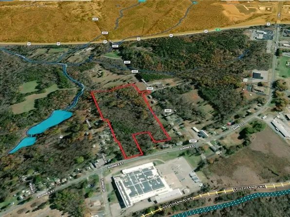 1755 Barnes St, Reidsville, NC 27320